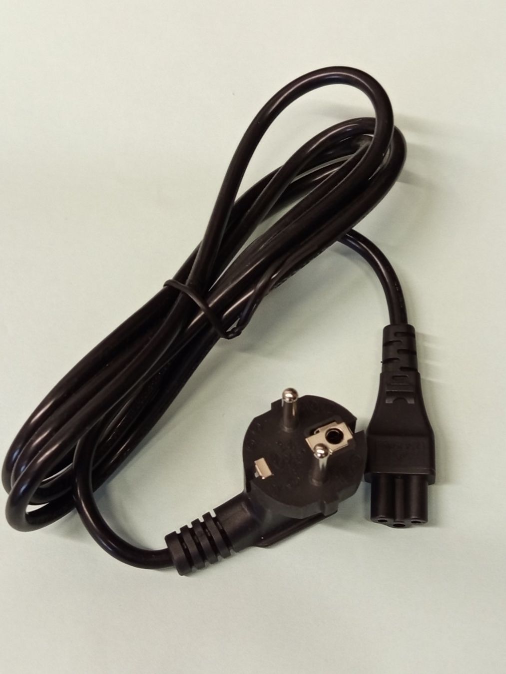 Cavi: Schuko an IEC C5 Netzkabel – Usato da Brüttisellen venduto da VideoGang
