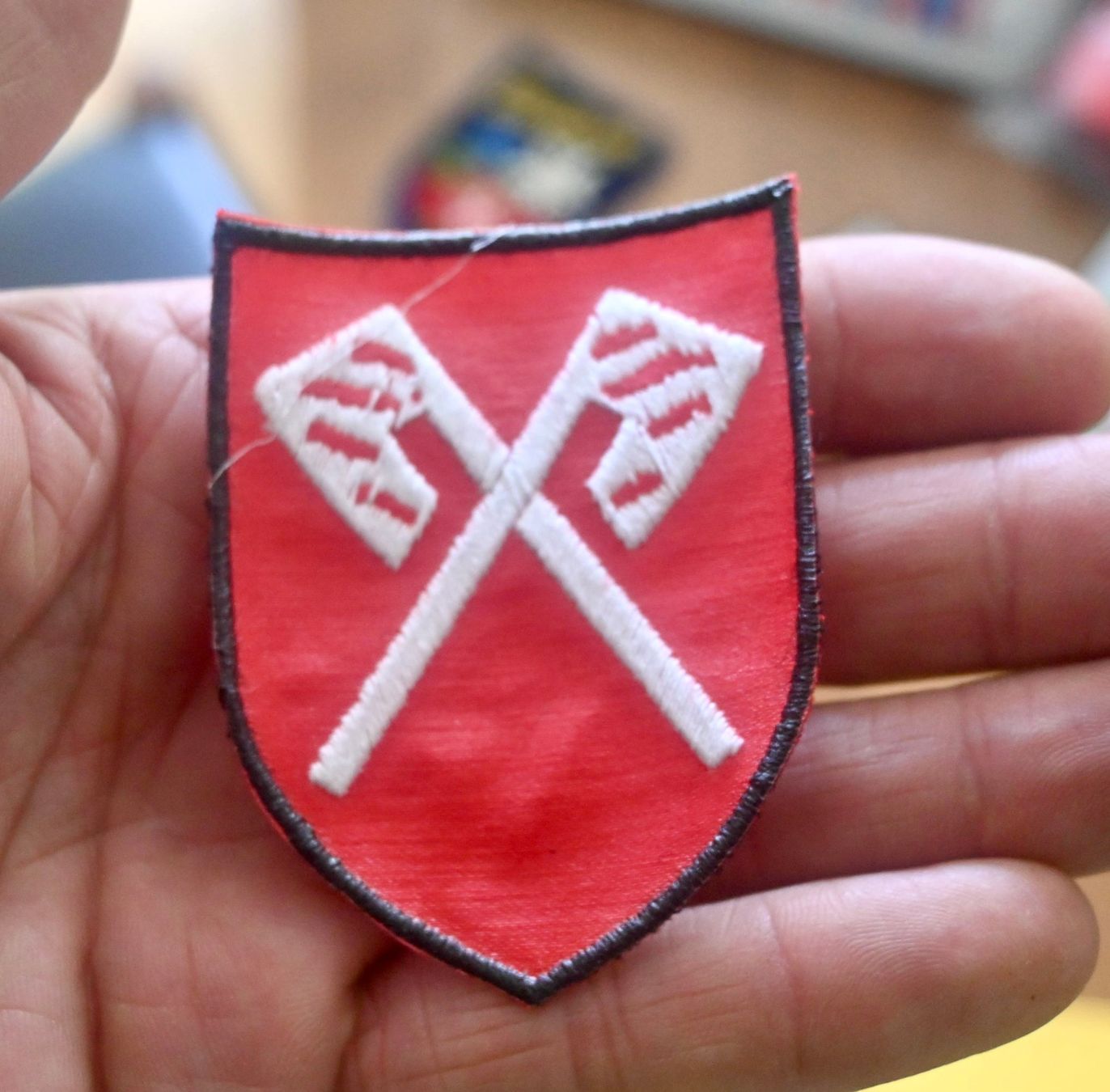 Swiss Plaketten & Abzeichen: WAPPEN  Biel PATCH vintage badge AUFNÄHER klein – Gebraucht aus Pfaffhausen von mono_rec 4