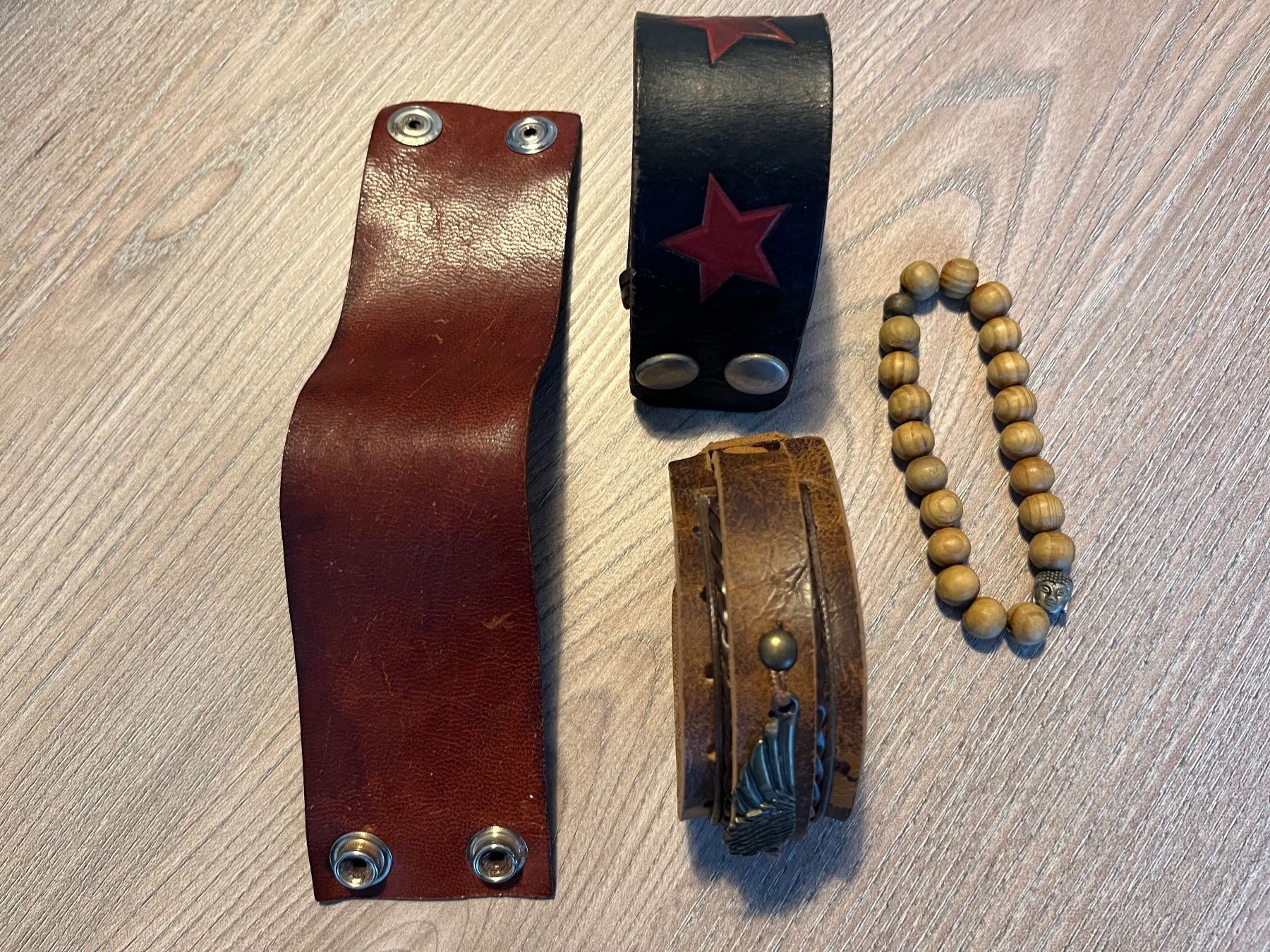 Bracciali & Braccialetti: 4 Armbänder – Usato da Jonen venduto da Sevenb