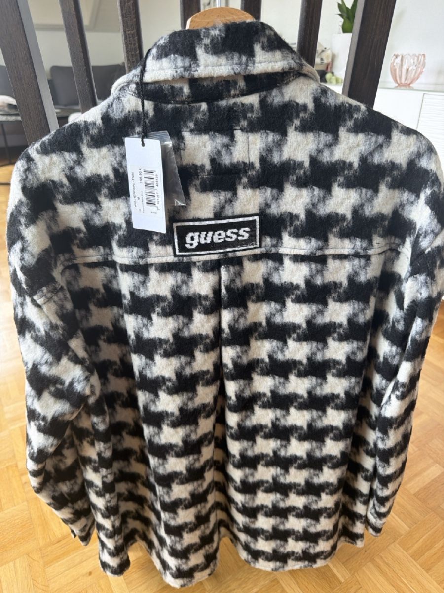 Guess Giacche: Guess Jacke Grösse M (ungetragen!) – Nuovo (secondo la descrizione) da Riehen venduto da mrradach 1