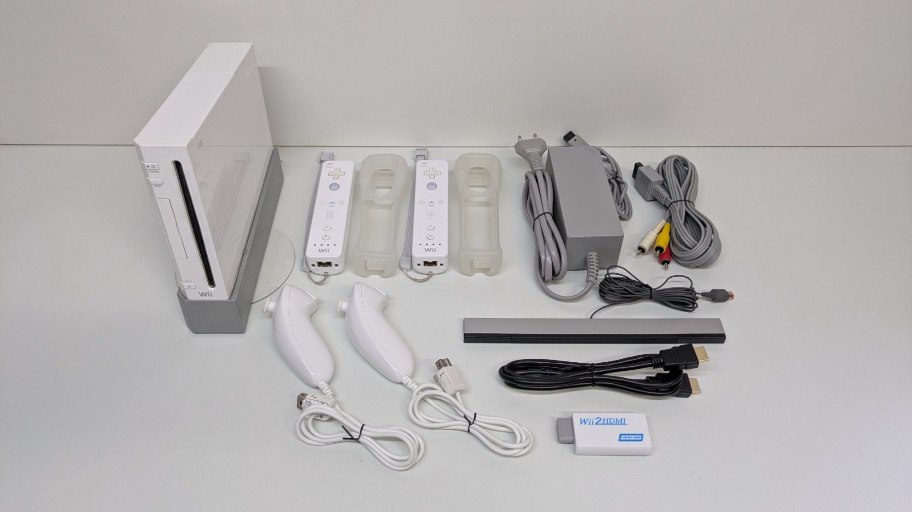 Nintendo Konsolen: Nintendo Wii, 2 Controller, 2 Nunchuks (HDMI) – Gebraucht aus Menziken von mame18