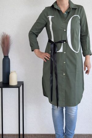 Neue Longbluse, 94cm, oliv "Love", langärmelig, Gr. 36/38