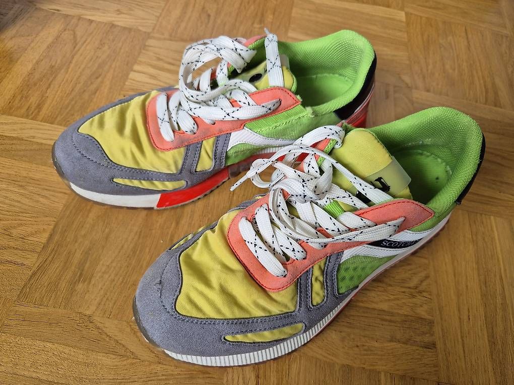 Herrenschuhe: Scotch and Soda Sneaker bunt 42 – Gebraucht aus Arlesheim von Mamamarie