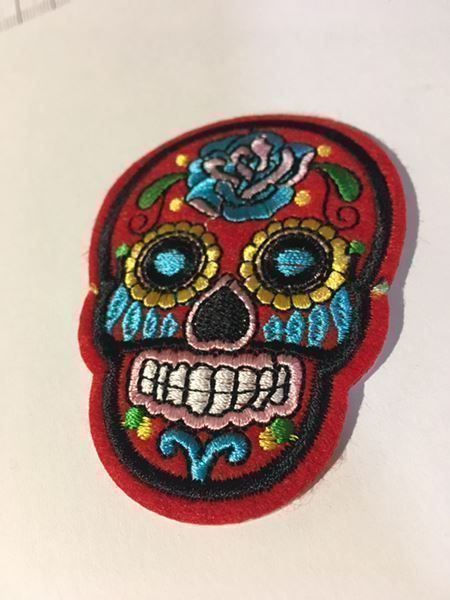 Toppe: Totenschädel Badge / Aufnäher – Nuovo e nell'imballaggio originale da Ostermundigen venduto da Mcone