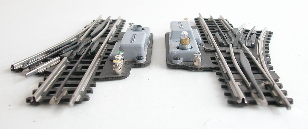 Trix Modellini di ferrovie: Trix 2 Weichen rechts elektrisch Spur H0 – Usato da Oberwil BL venduto da Klang 2