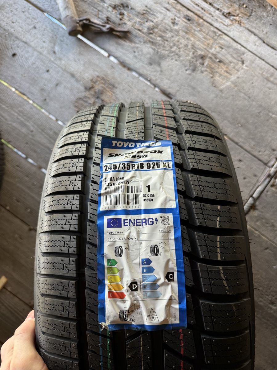 Pneus & Roues: Winterreifen – Neuf avec emballage d'origine à Esslingen par Nils_07