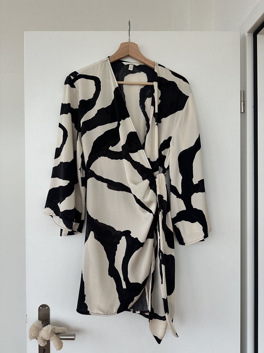 H&M Kleider: Kleid von H&M  – Neu (gemäss Beschreibung) aus Brugg AG von sanfllower 3