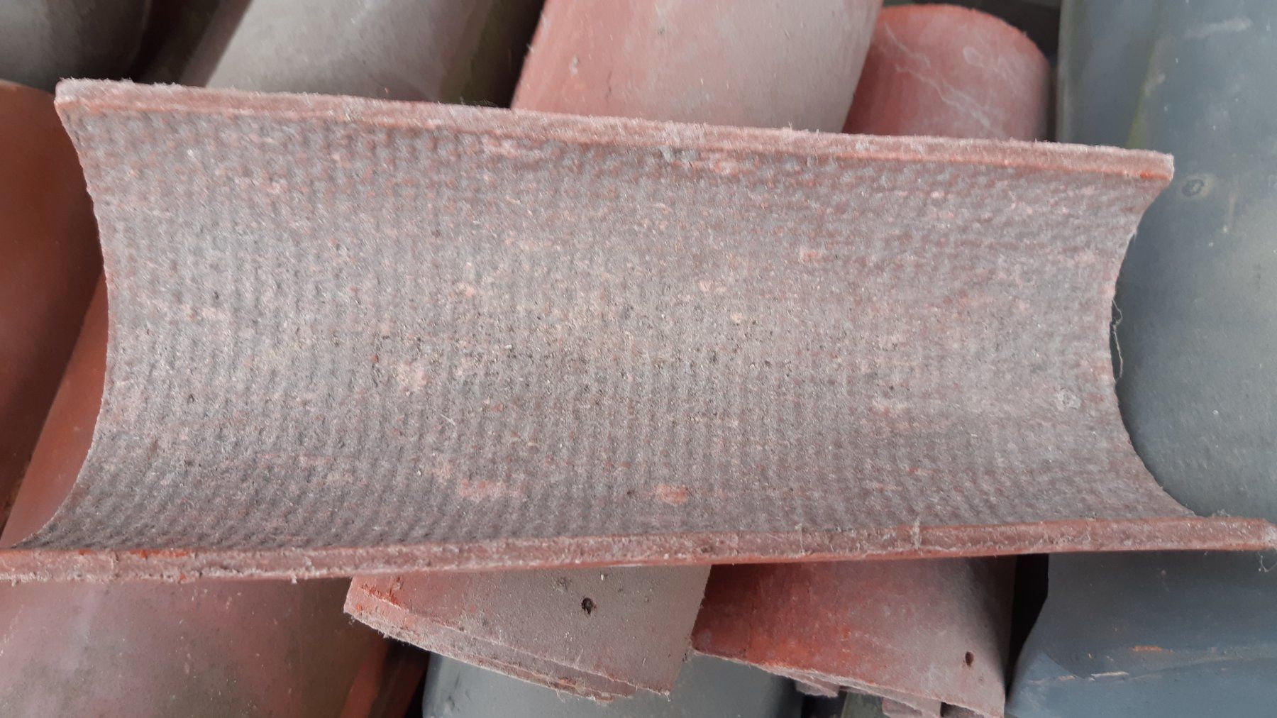 Baustoffe: Firstziegel Dachziegel – Gebraucht aus Hermrigen von  1