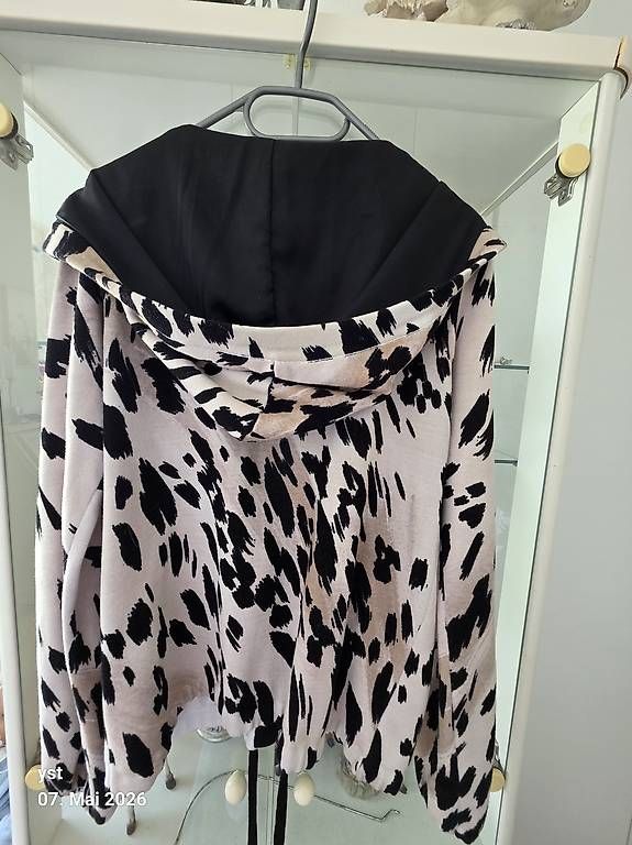 Monari Giacche: Monari Damen Strick Jacke mit Kapuze – Usato da Kloten venduto da funkgabel 1