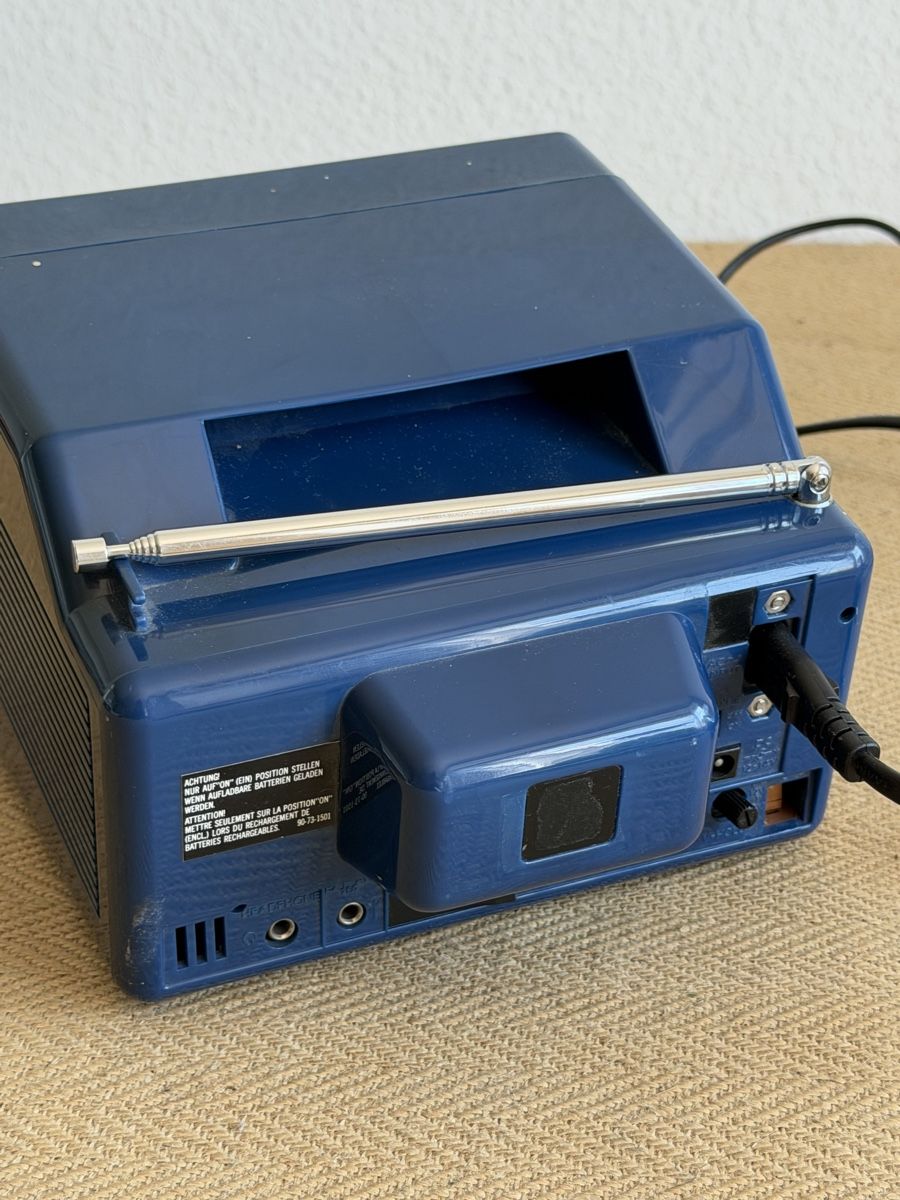Televisori: Vintage Intervision Mini Car TV Fernseher  – Usato da Konolfingen venduto da petzipetz 3
