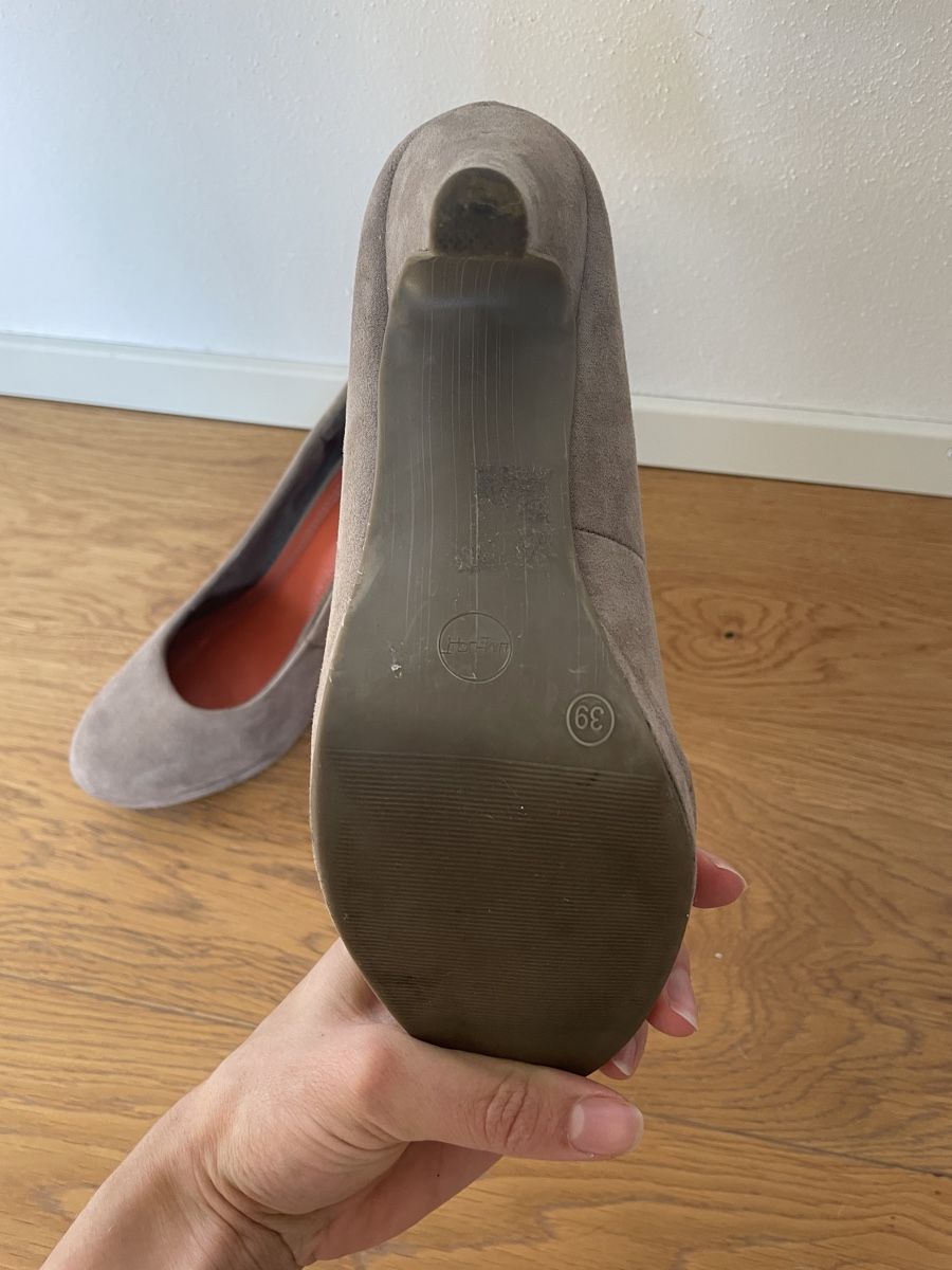 Chaussures femmes: Pumps – D'occasion à Oberhasli par ani_97f7 2