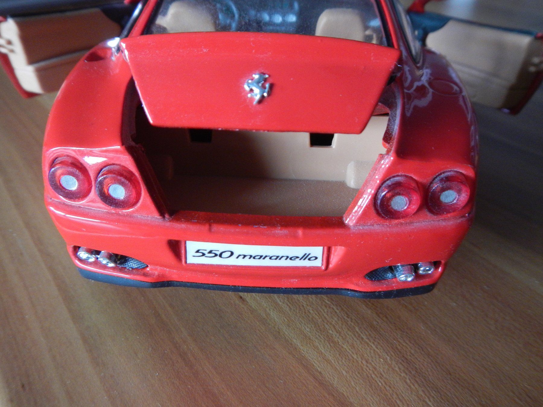 Ferrari Modellautos: Modellauto Ferrari 550 Maranello rot, 1/18 – Gebraucht aus Wallisellen von Marysan8 8