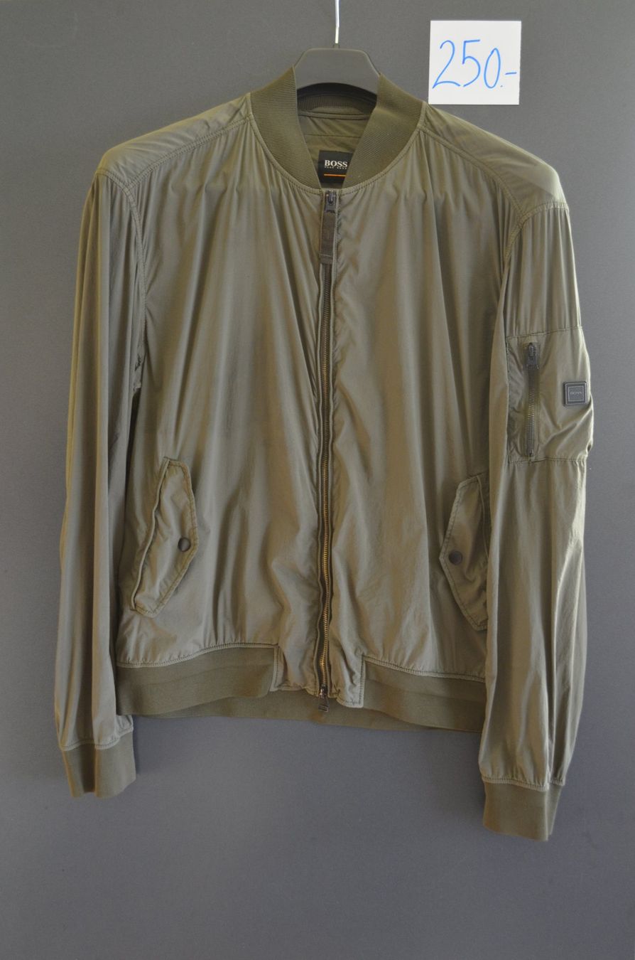 Giacche: Leichte Jacke von Hugo Boss – Usato da Richenthal venduto da Mikesh01
