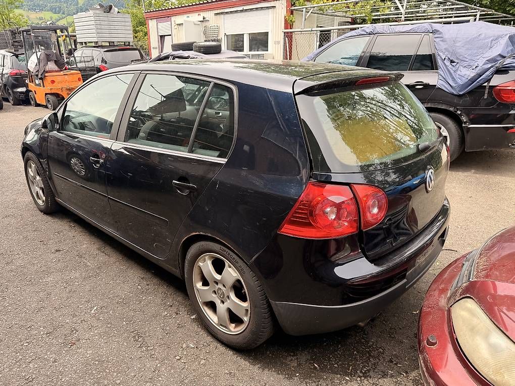 Automobili: VW Golf 5  Ersatzteile  – Usato da Udligenswil venduto da Sch2s 2