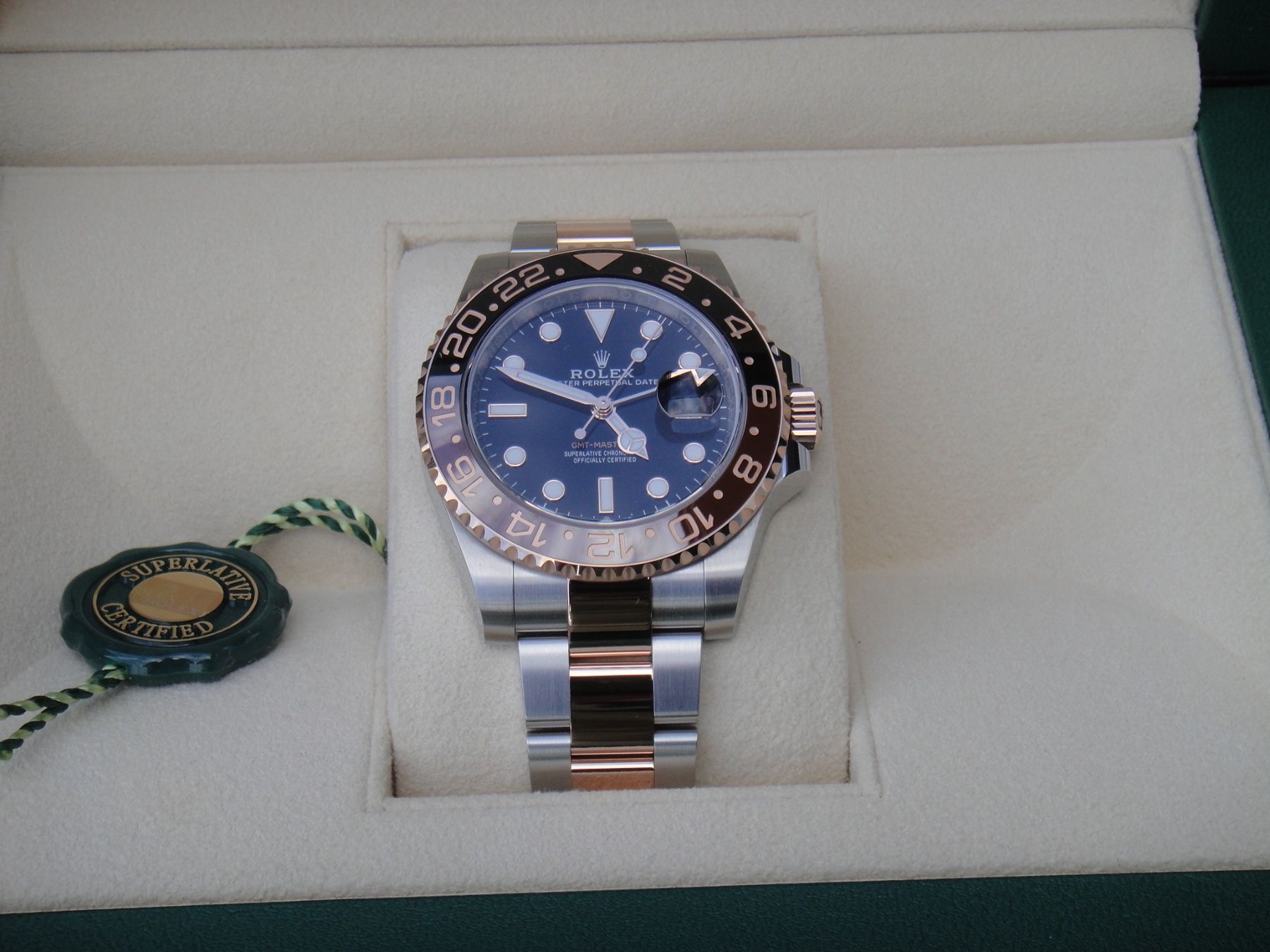 Rolex Montres: Rolex / GMT Master II / Rootbeer / Fabrikneu + Kaufbeleg – Neuf avec emballage d'origine à Biberist par keine-ursache 1