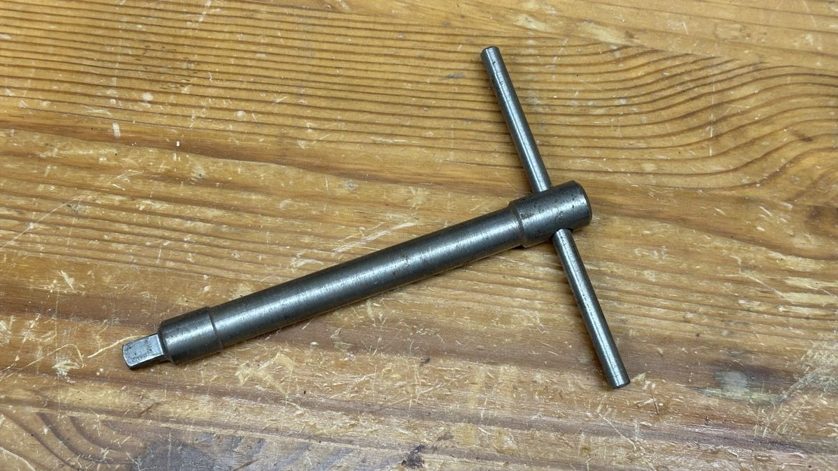 Alle Werkzeuge: Vierkantchlüssel 7x7 für Drehfutter / Spannfutter – Gebraucht aus St-Gingolph von Edgar1920