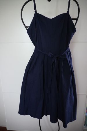 Sommerliches, elegantes, blaues Kleid mit Bindegürtel, 50er
