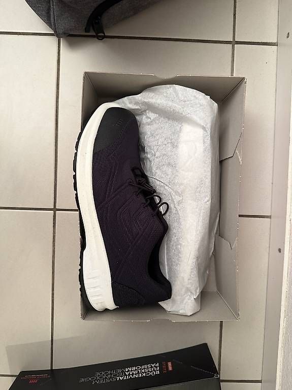 Scarpe da uomo: NEU - STEITZ SECURA Sicherheitshalbschuh CP 4300 ESD S2  – Usato da Basel venduto da mar_6mnw 1