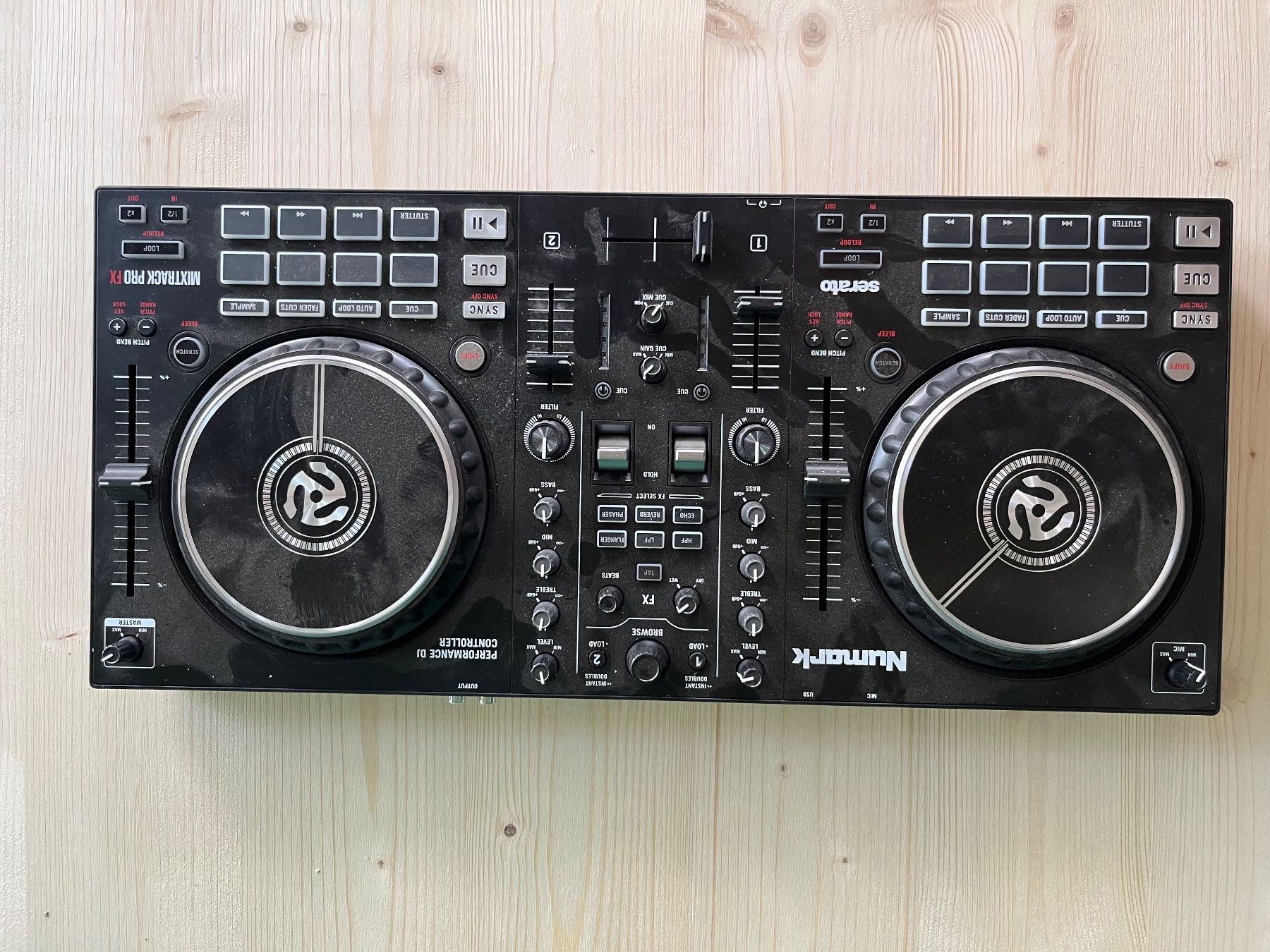 Numark Console di mixaggio: Numark Mixtrack Pro FX – Usato da Nyon venduto da ferd-henri 1