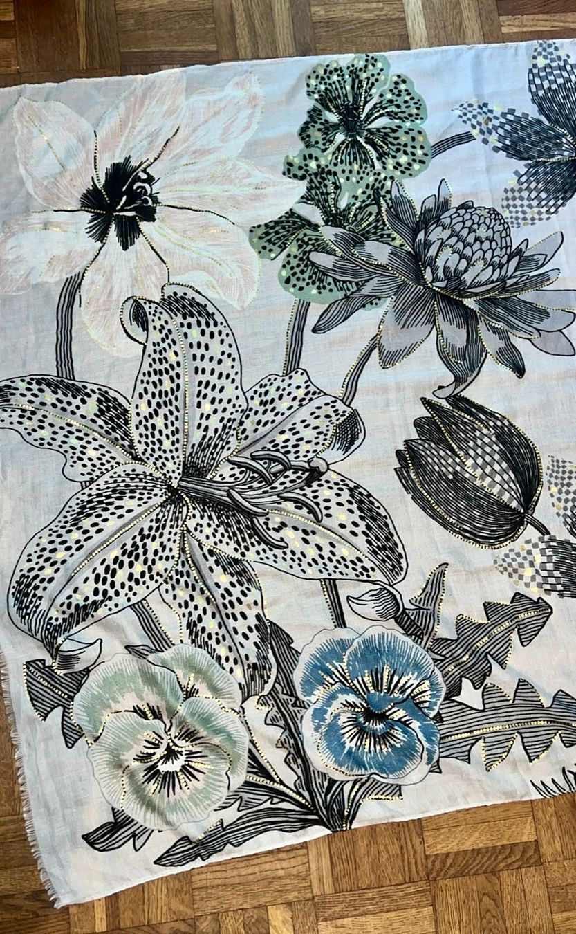 Foulard & Sciarpe: Sommer Schal mit Blumenmuster, 87x180cm – Usato da Basel venduto da Tierschutz-Flohmi 3