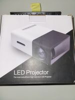 LED Mini Projektor / Beamer inkl. Fernbedienungen & OVP