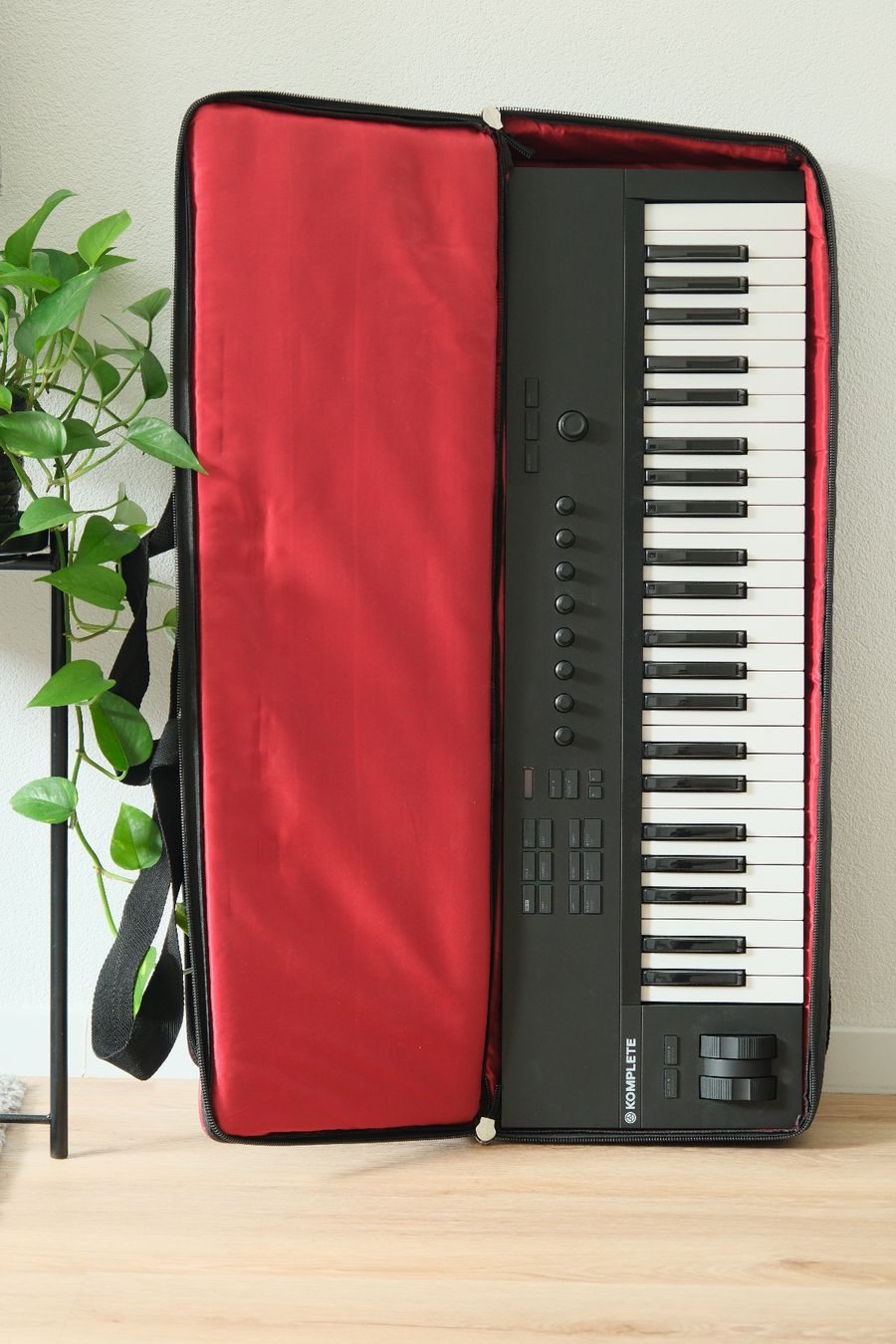 Native Instruments Instruments de musique: Native Instruments Komplete Kontrol A49 with Carrying Case – D'occasion à Zürich par nic_y9rj