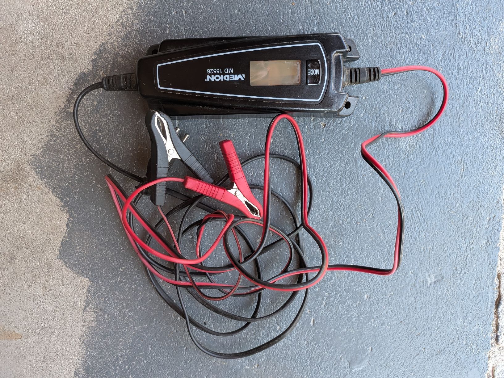 Chargeurs de batterie: MEDION Batterieladegerät MD 15526 – D'occasion à Wengi b Büren par pel_7xtg