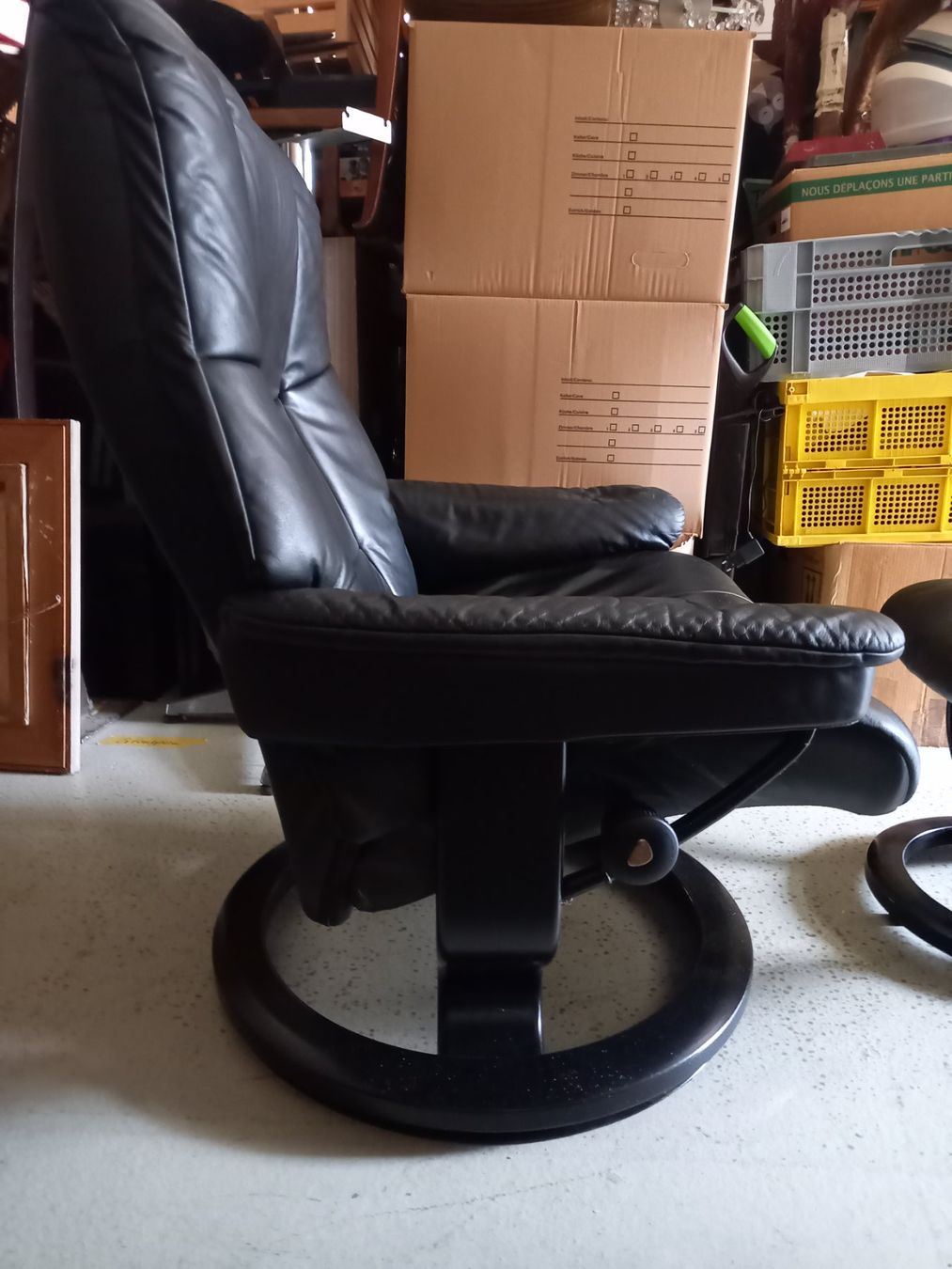 Stressless Poltrone: Fernsehsessel Stressless mit Hocker – Usato da Biglen venduto da BrockenhausGruenspan 1