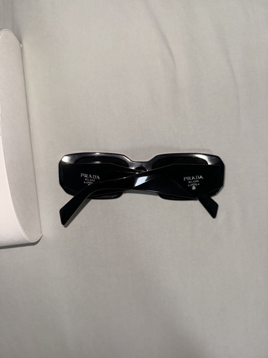 Prada Occhiali & Lenti: Sonnenbrille PRADA schwarz mit Etui – Usato da Köniz venduto da kaz_s2nn 3