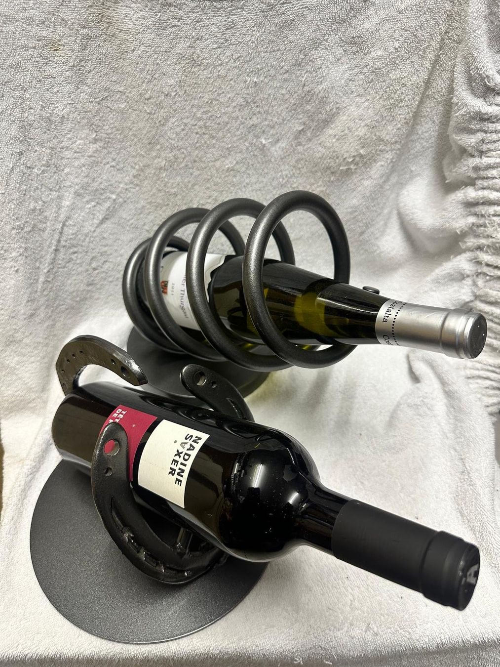 Supporti a parete: Weinhalterung Geschenkidee – Usato da Thörishaus venduto da zimtfein