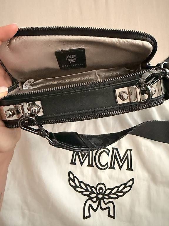 Taschen für Damen: MCM Cubism Suede Crossbody Tasche – Gebraucht aus Kloten von ann_b29x