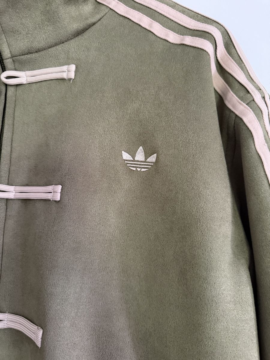 Adidas Vestes: Adidas Track Jacket Khaki Size M Mandarin Collar – Neuf (Voir description) à Steinhausen par mar_8y57 1