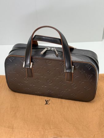 Classique Louis Vuitton Mat Shelton - Gray Monogram Glace