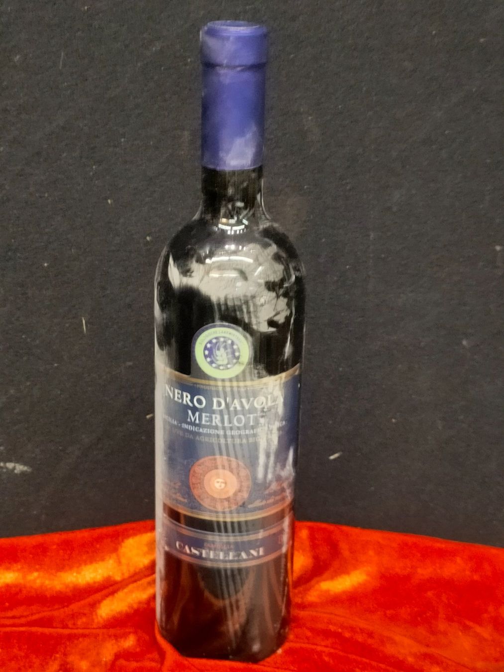 Vino: NERO D'AVOLA MERLOT 2010 – Nuovo (secondo la descrizione) da Genève venduto da Leboucheoreilles