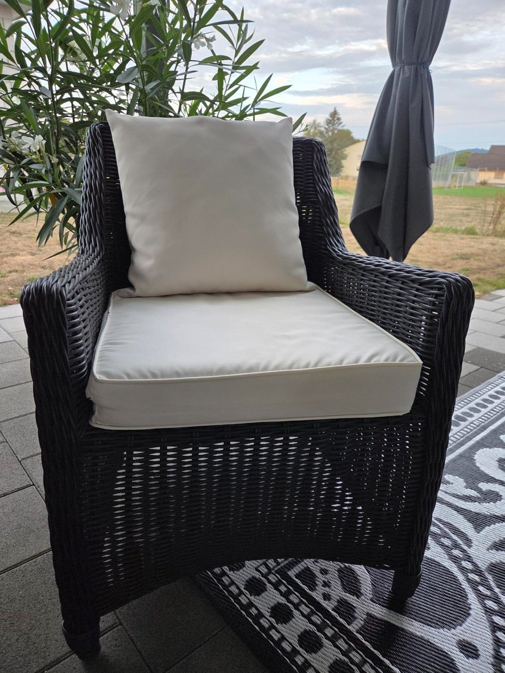 Set de table et chaises: Gartentisch mit Stühlen – D'occasion à Hettiswil b. Hindelbank par Certec 2