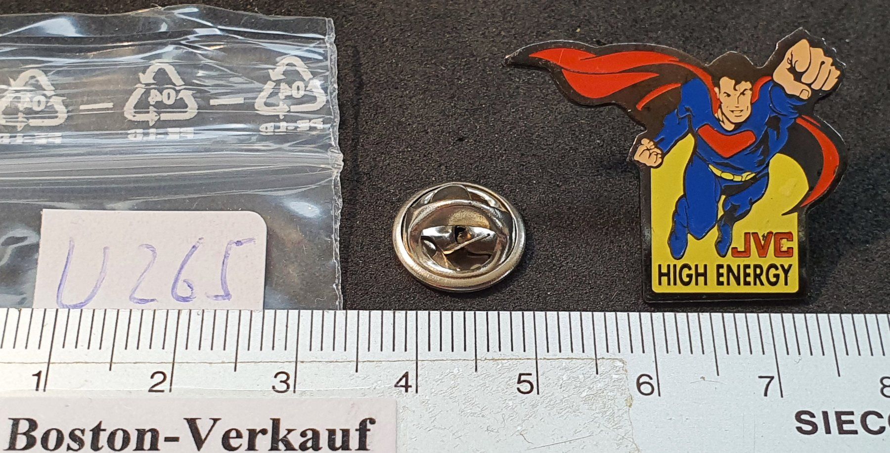 Placchette & Badge: U265 - Pin Superman JVC High Energy – Usato da Reinach BL venduto da Boston-Verkauf 2