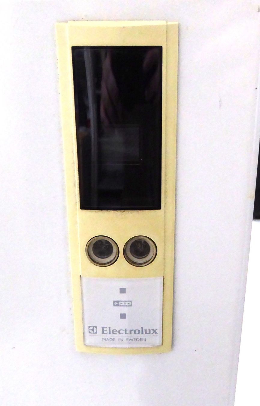 Electrolux Frigoriferi: ELECTROLUX Kühlschrank mit Gefrierschrank – Usato da Volketswil venduto da brockipfannenstil 8