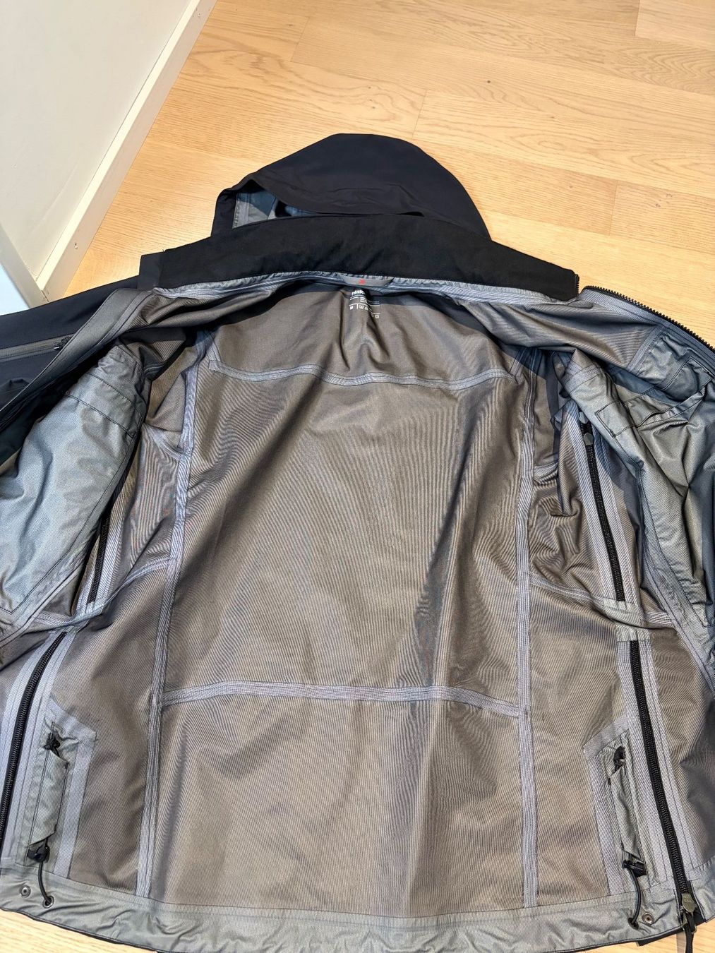 Giacche: Tilak Raptor Rain Jacket Gore-Tex Pro M – Nuovo (secondo la descrizione) da Zürich venduto da jdp99 1