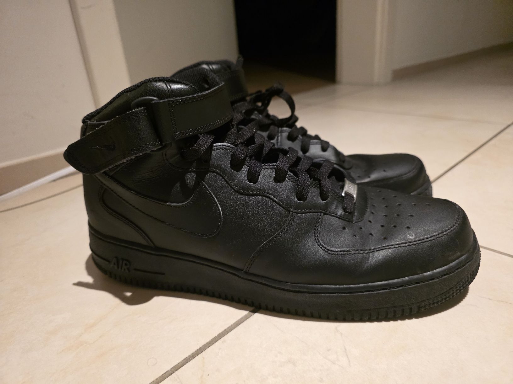 Nike Scarpe da uomo: Nike Air Force 1 Mid 07 Black Grösse 46 – Usato da Uetikon am See venduto da QZB12