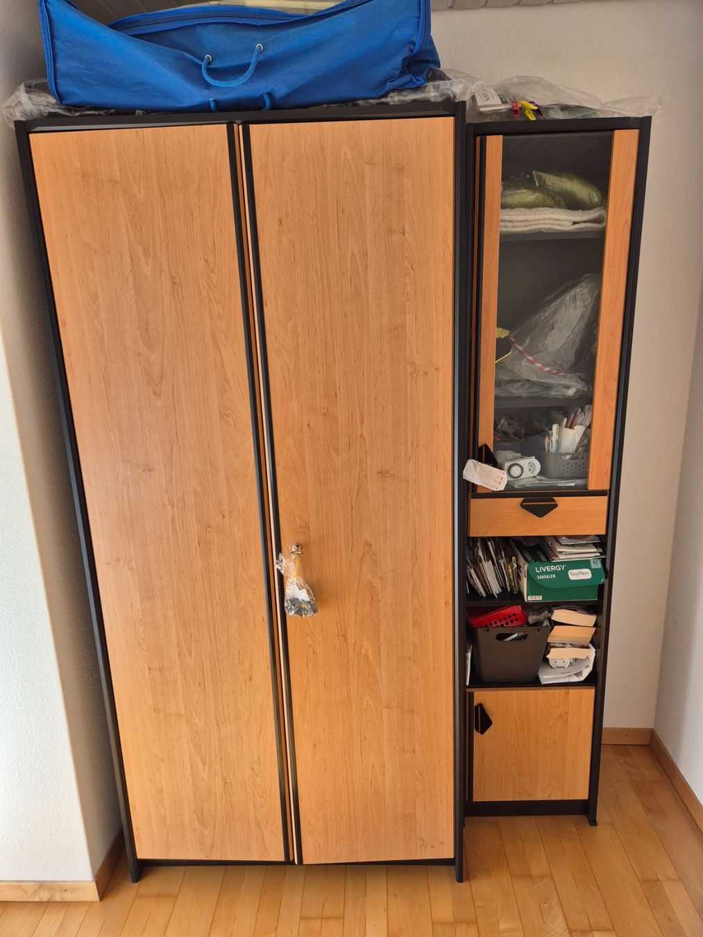 Armadi: Schöner Kleiderschrank mit Beimöbel – Usato da Luzern venduto da sereniti