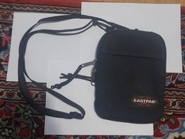 Eastpak Umhaengetasche Schwarz Herren guter Zustand