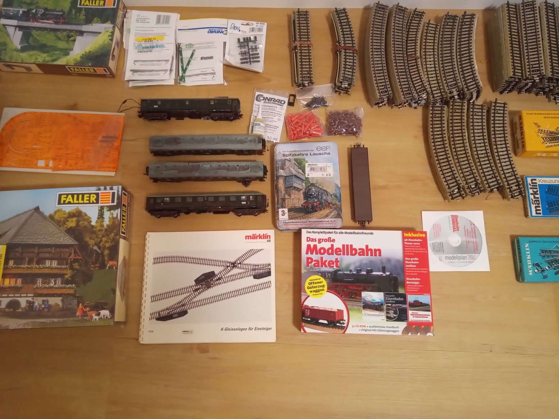 Modellini di ferrovie: Modellbau HO Modelle, Schienen usw. – Usato da Hüttlingen venduto da chrastone 2