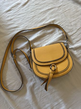 Mustard Crossbody Bag - Perfect for Summer Outings!