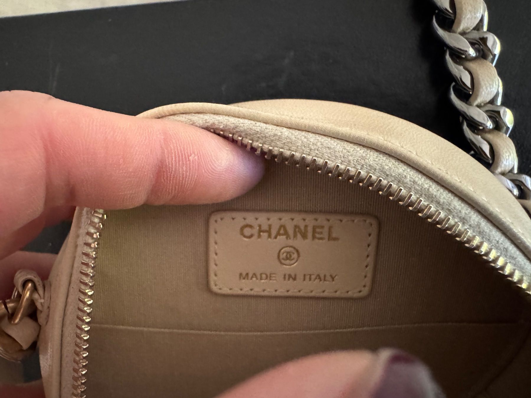 Chanel Borse da donna: Chanel 19 runde Clutch Lammleder Beige – Usato da Zürich venduto da juliazh 6