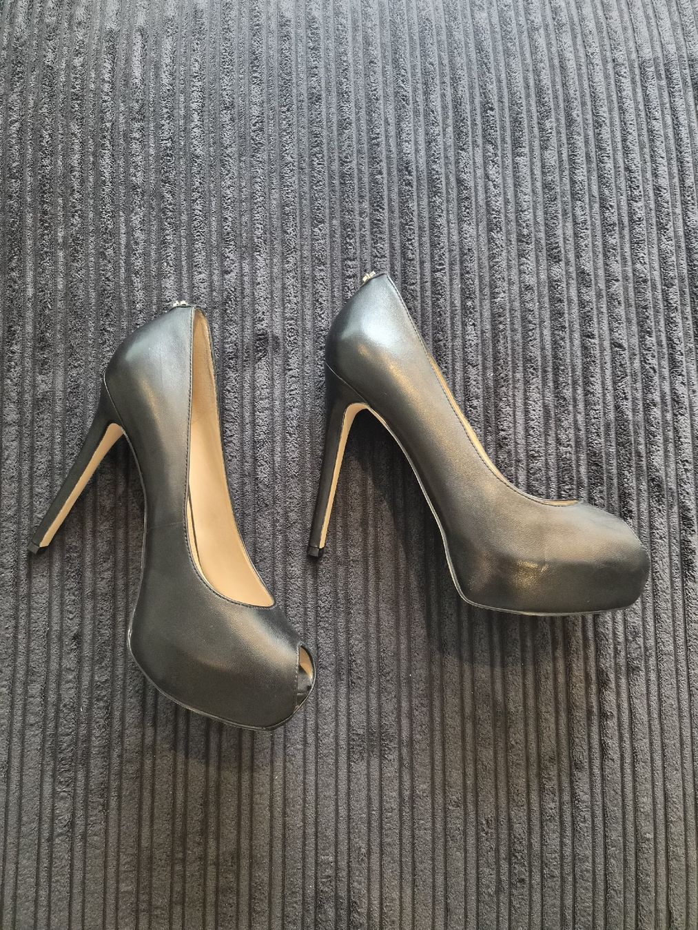 Guess Scarpe da donna: Guess Highheels – Nuovo (secondo la descrizione) da Volketswil venduto da SecondHanderia 2