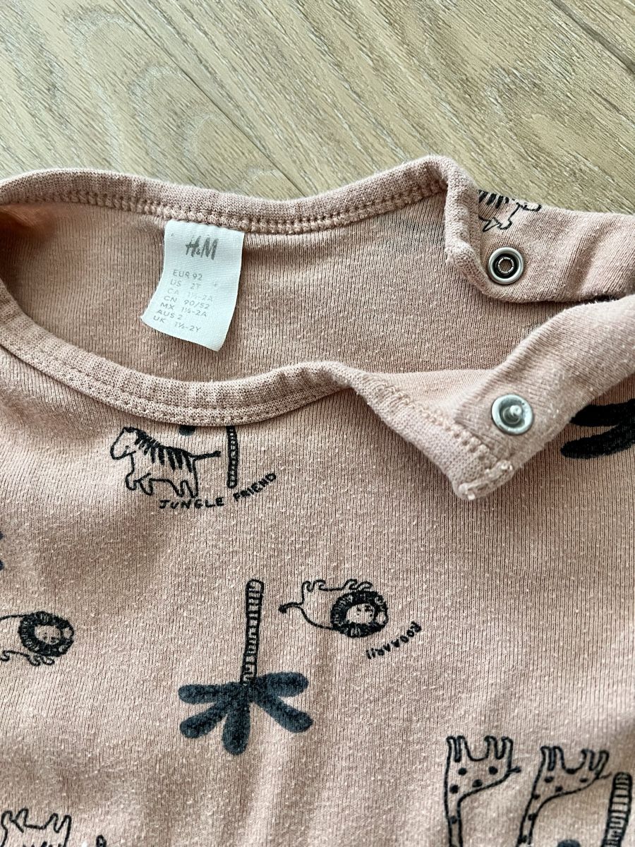 H&M Kleiderpakete & -sets: H&M Body mit Safari-Print, Größe 92 – Gebraucht aus Zürich von GOJ_fr6c 1