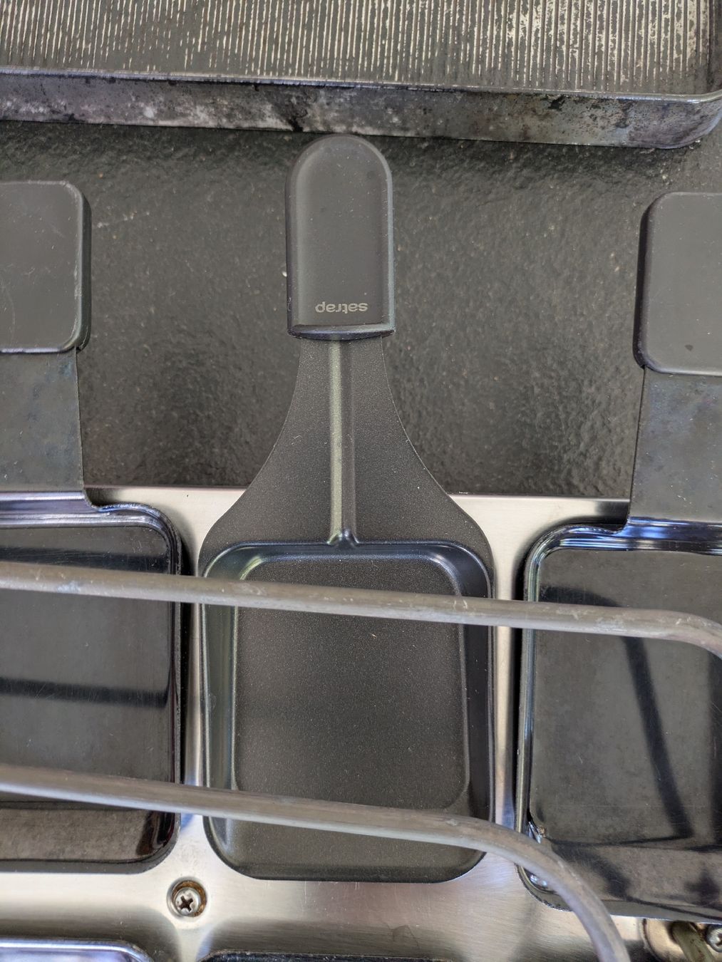 Griglie: Grill à Raclette Sigg, 8 personnes. – Usato da Echallens venduto da VintageMann 7