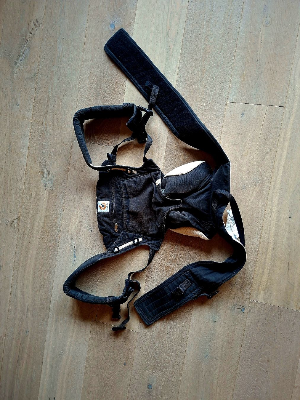 Ergobaby Porte-bébés ventraux & dorsaux: Ergobaby Trage Four Position – D'occasion à St.stephan par yvent