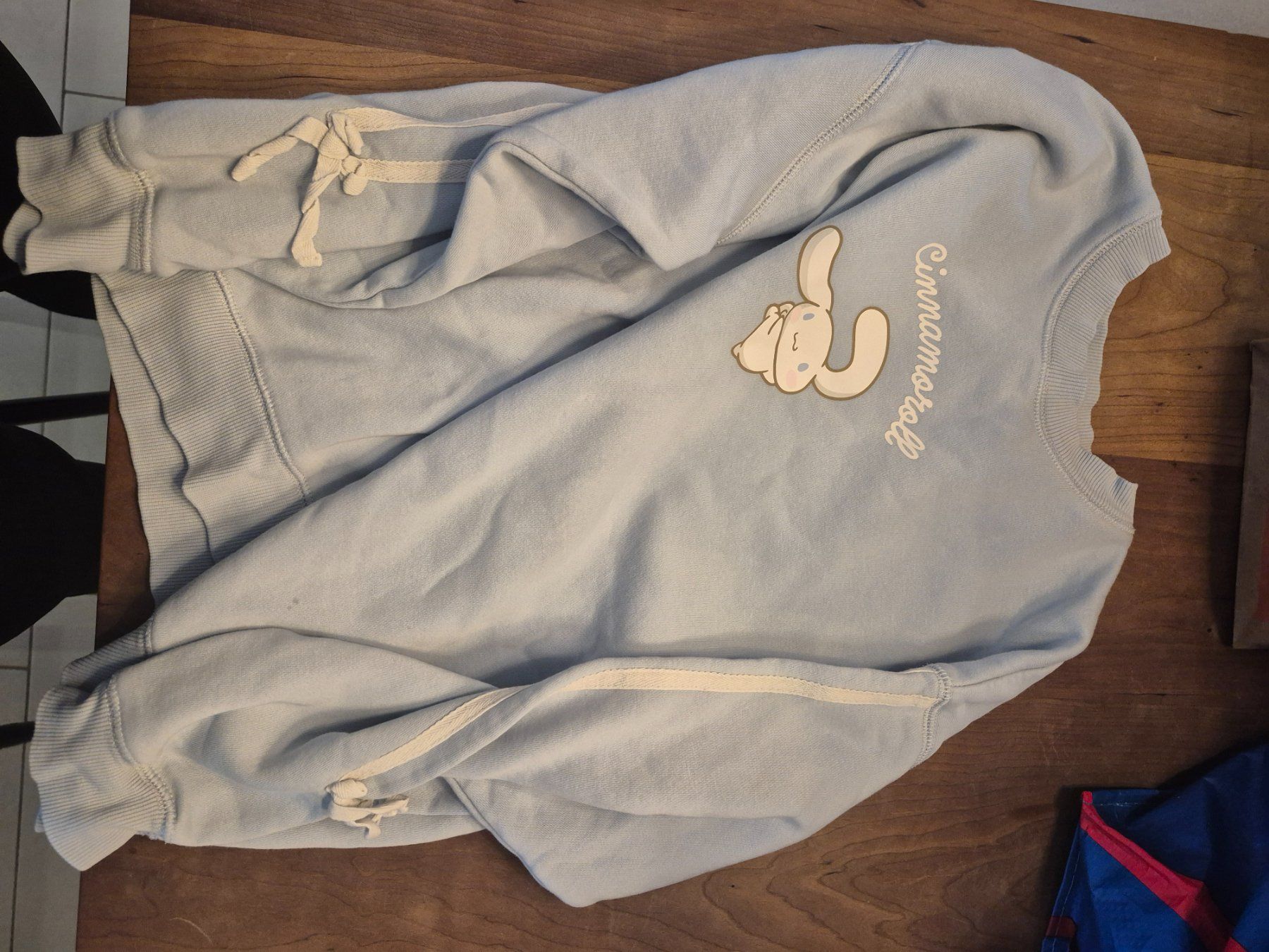 Pullover & Sweatshirts: Cinnalonroll Pullover – Gebraucht aus winterthur von goldfischt 1