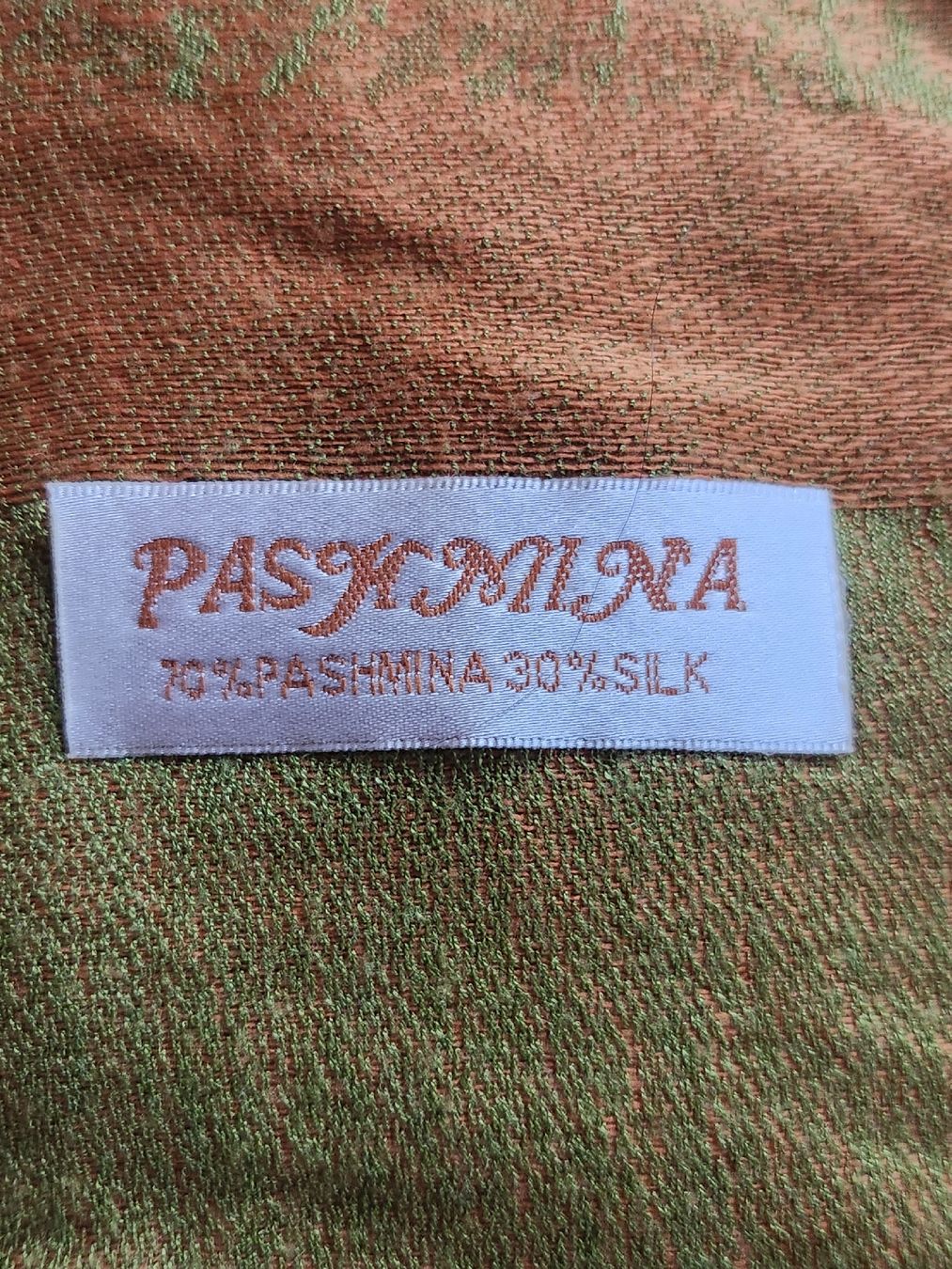 Foulard & Sciarpe: Châle en pashmina et soie, couleur moutarde – Usato da Niedergösgen venduto da Eva2410 4